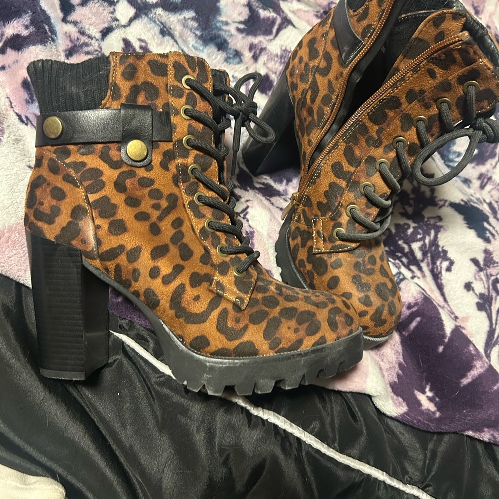 Leopard Print Lace-Up Ankle Boots